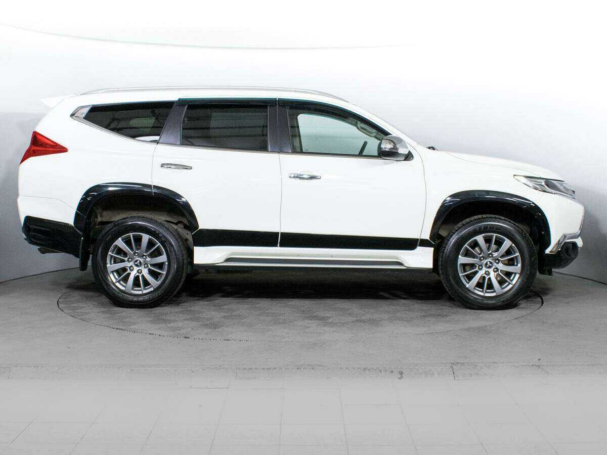Купить Mitsubishi Pajero Sport с пробегом. Фото: #3