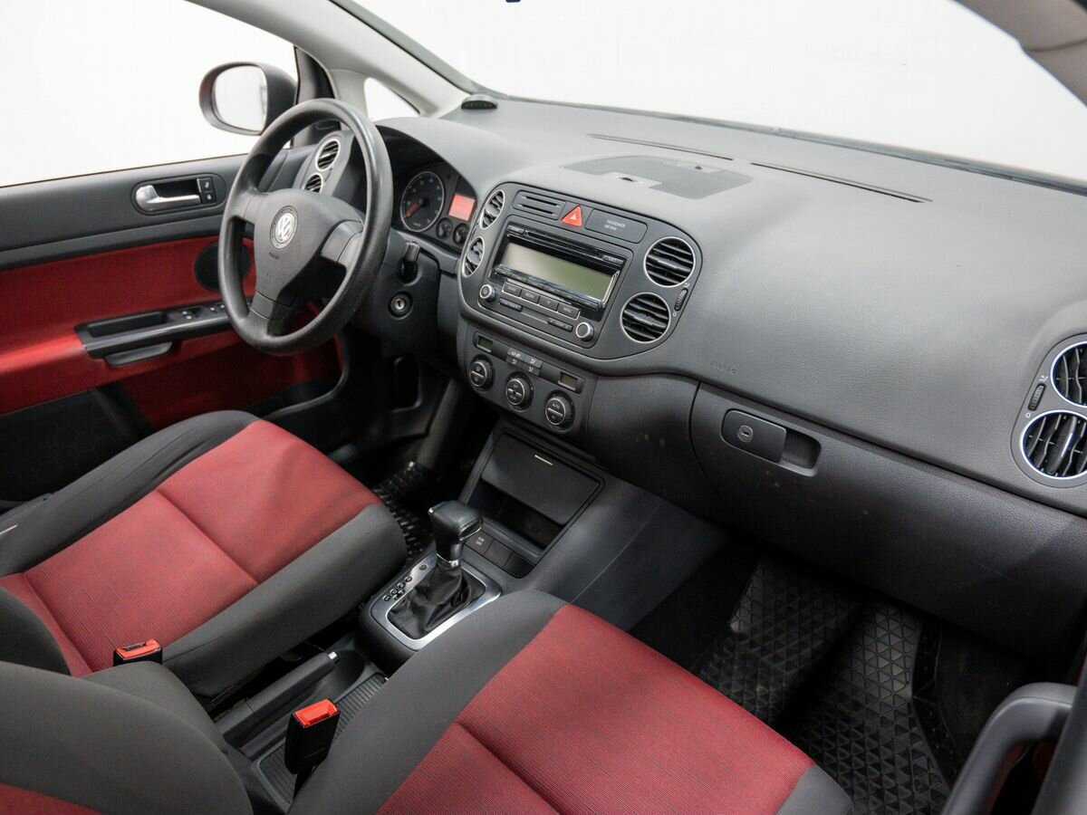 Купить Volkswagen Golf Plus с пробегом. Фото: #5