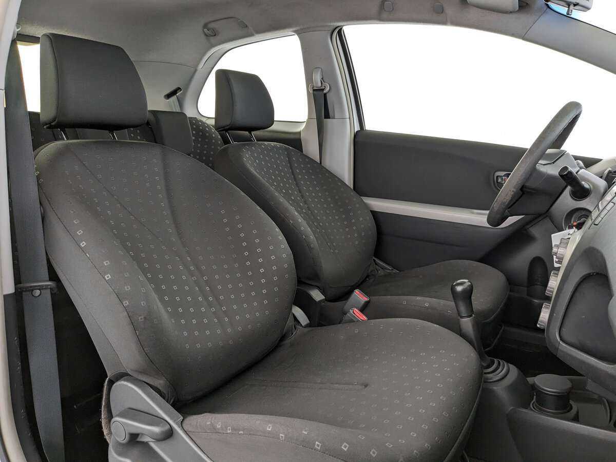 Купить Toyota Yaris с пробегом. Фото: #18