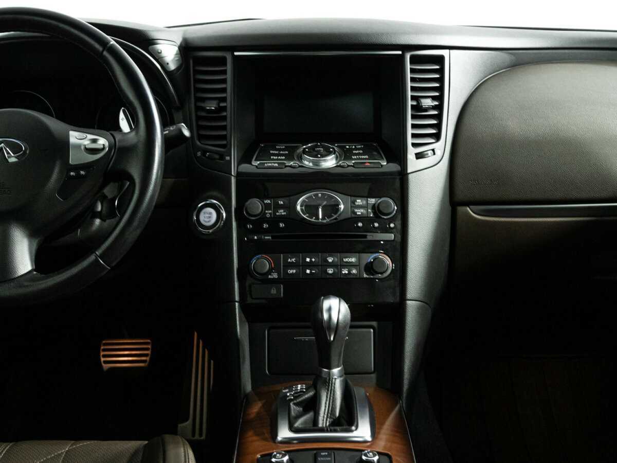 Купить Infiniti QX70 с пробегом. Фото: #13
