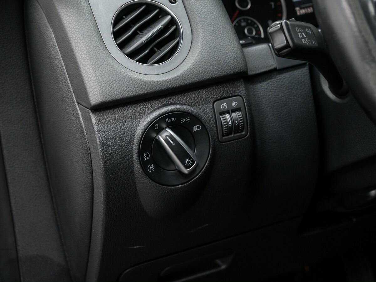 Купить Volkswagen Tiguan с пробегом. Фото: #16