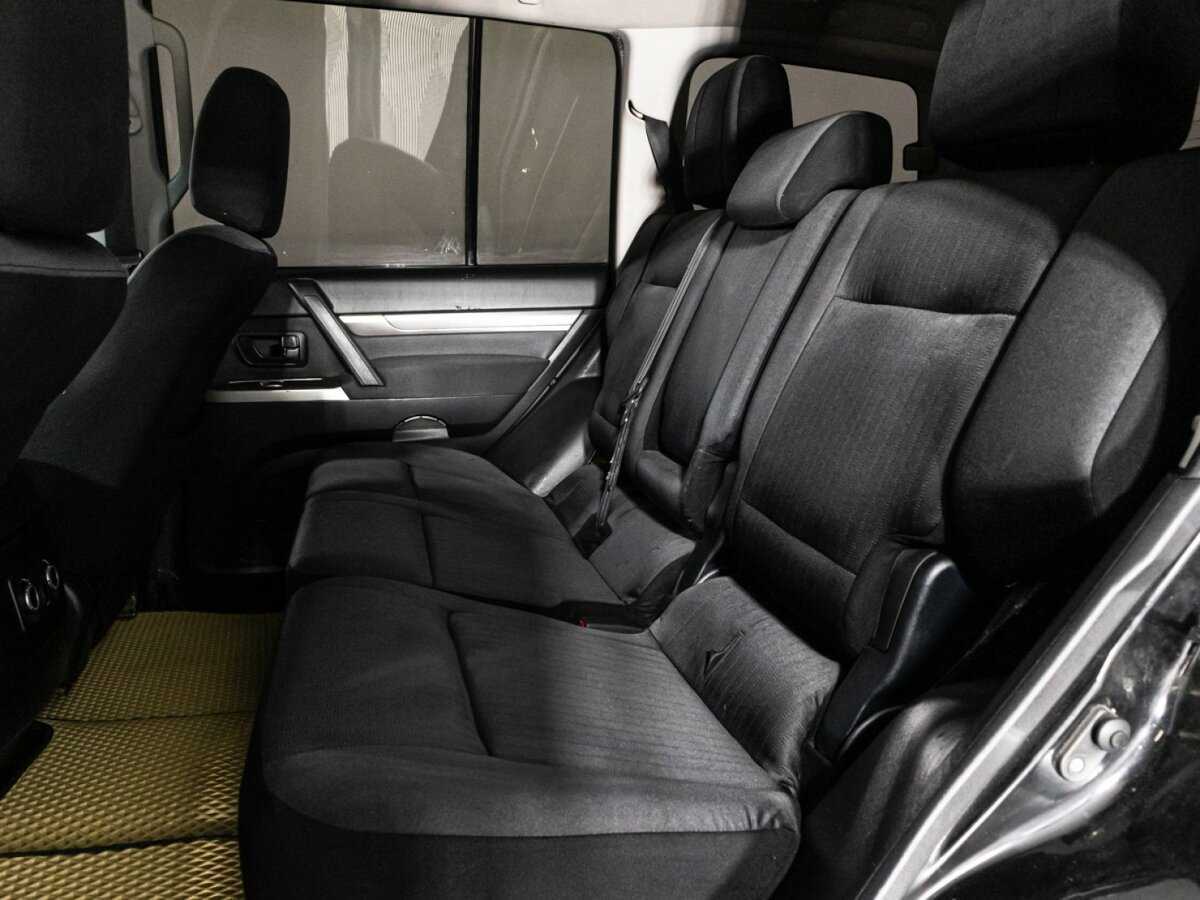 Купить Mitsubishi Pajero с пробегом. Фото: #9