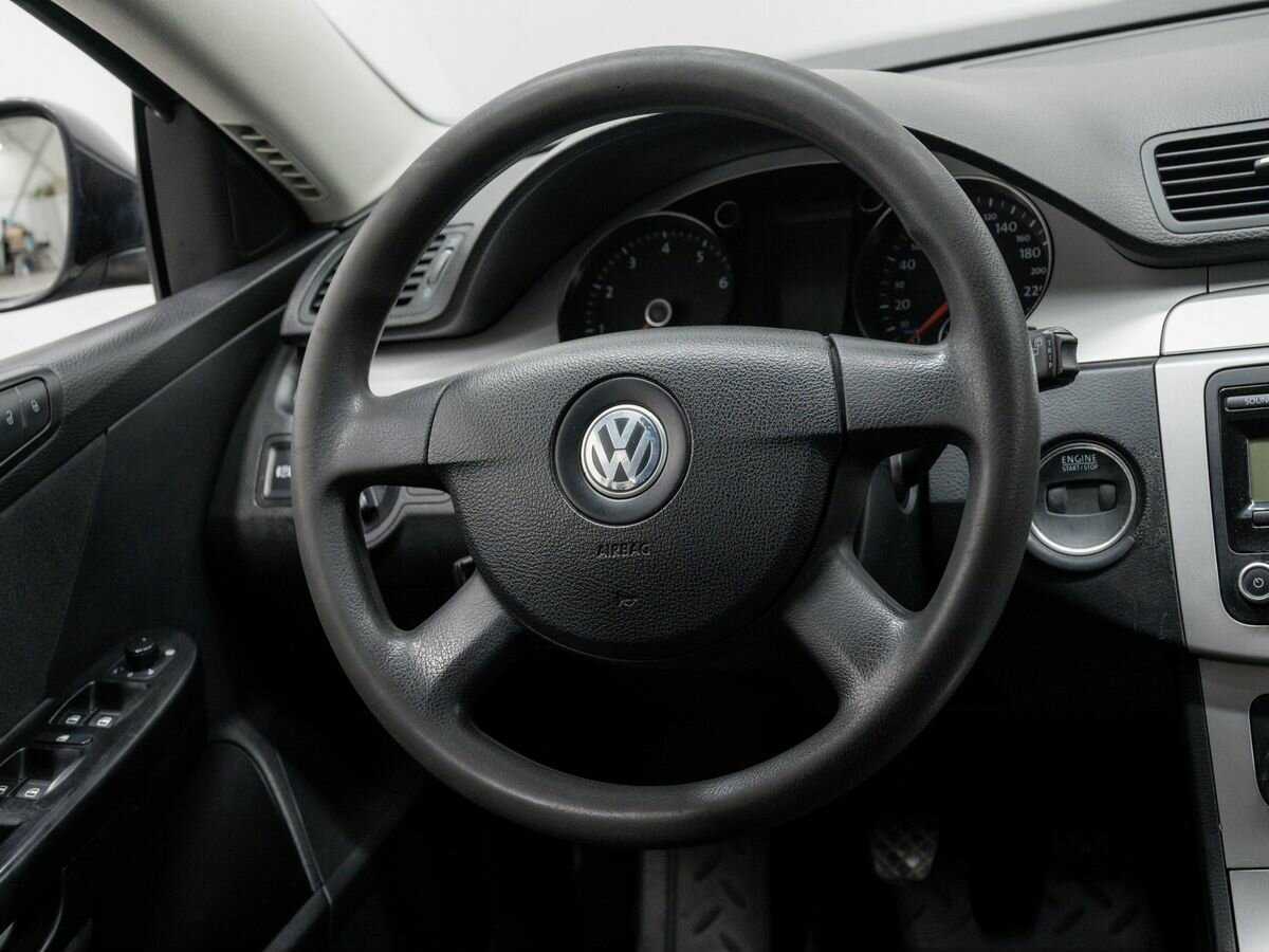 Купить Volkswagen Passat с пробегом. Фото: #10