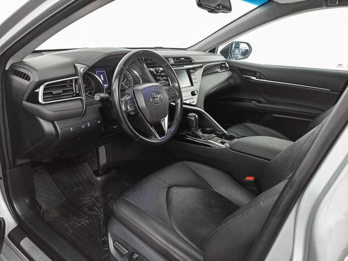 Купить Toyota Camry с пробегом. Фото: #9