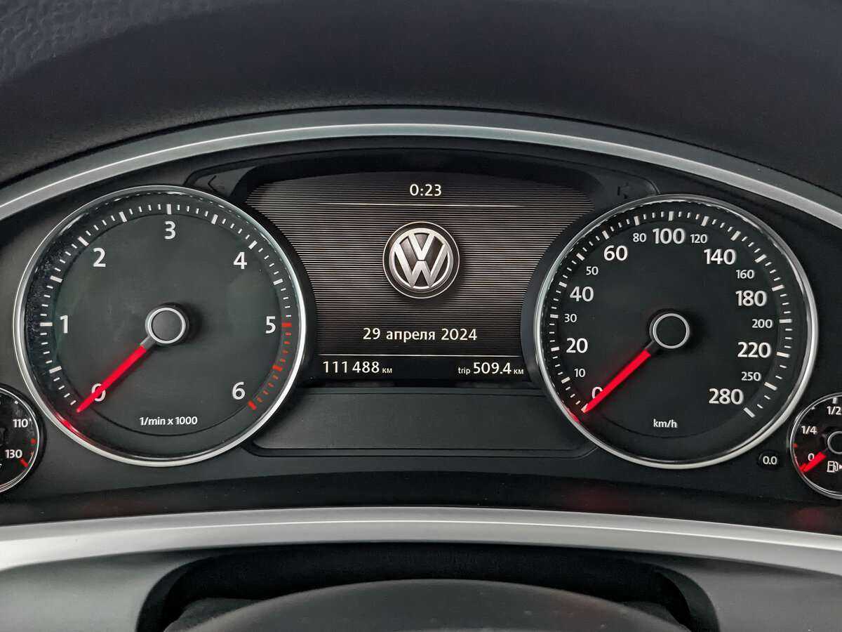 Купить Volkswagen Touareg с пробегом. Фото: #15
