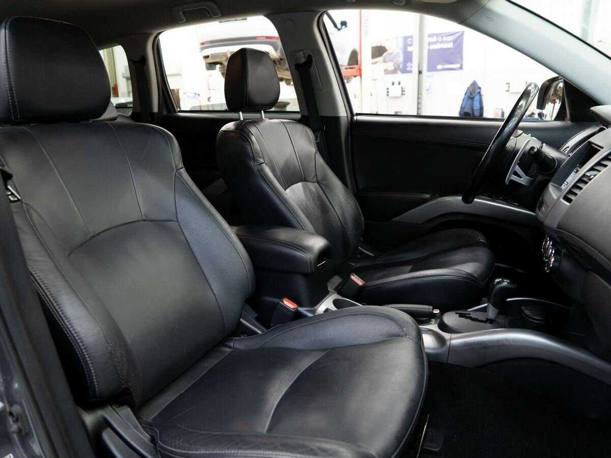 Купить Mitsubishi Outlander с пробегом. Фото: #9