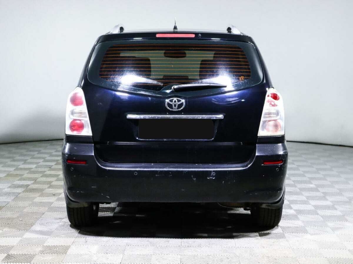 Купить Toyota Corolla Verso с пробегом. Фото: #5