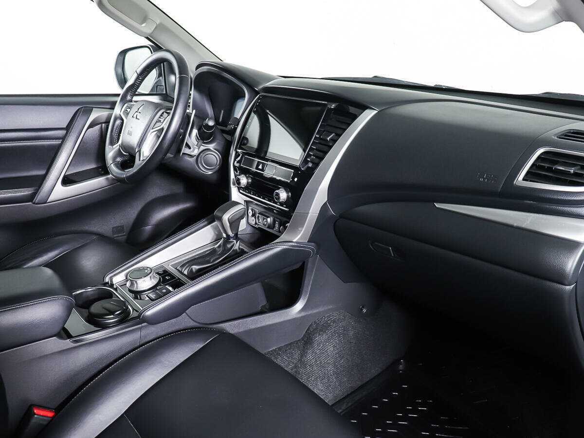 Купить Mitsubishi Pajero Sport с пробегом. Фото: #8