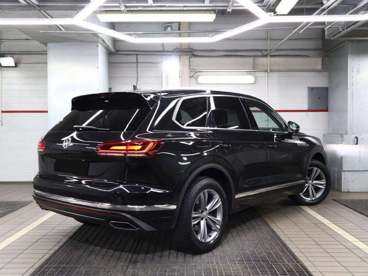 Купить Volkswagen Touareg с пробегом. Фото: #1