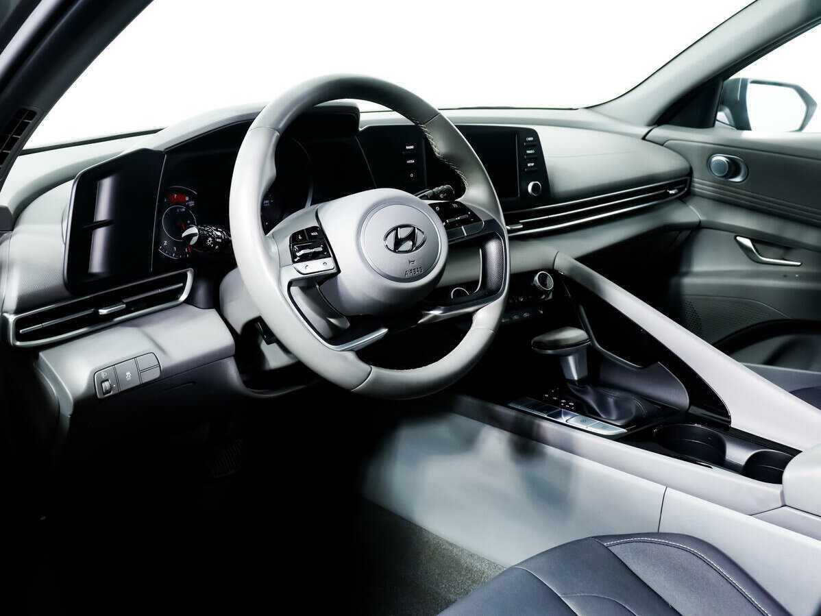 Купить Hyundai Elantra с пробегом. Фото: #12