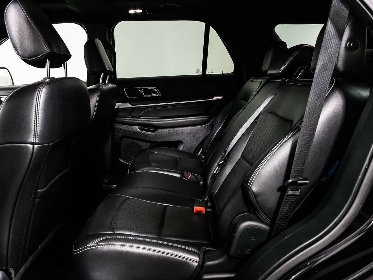 Купить Ford Explorer с пробегом. Фото: #12
