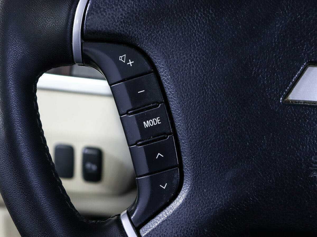 Купить Mitsubishi Pajero с пробегом. Фото: #18