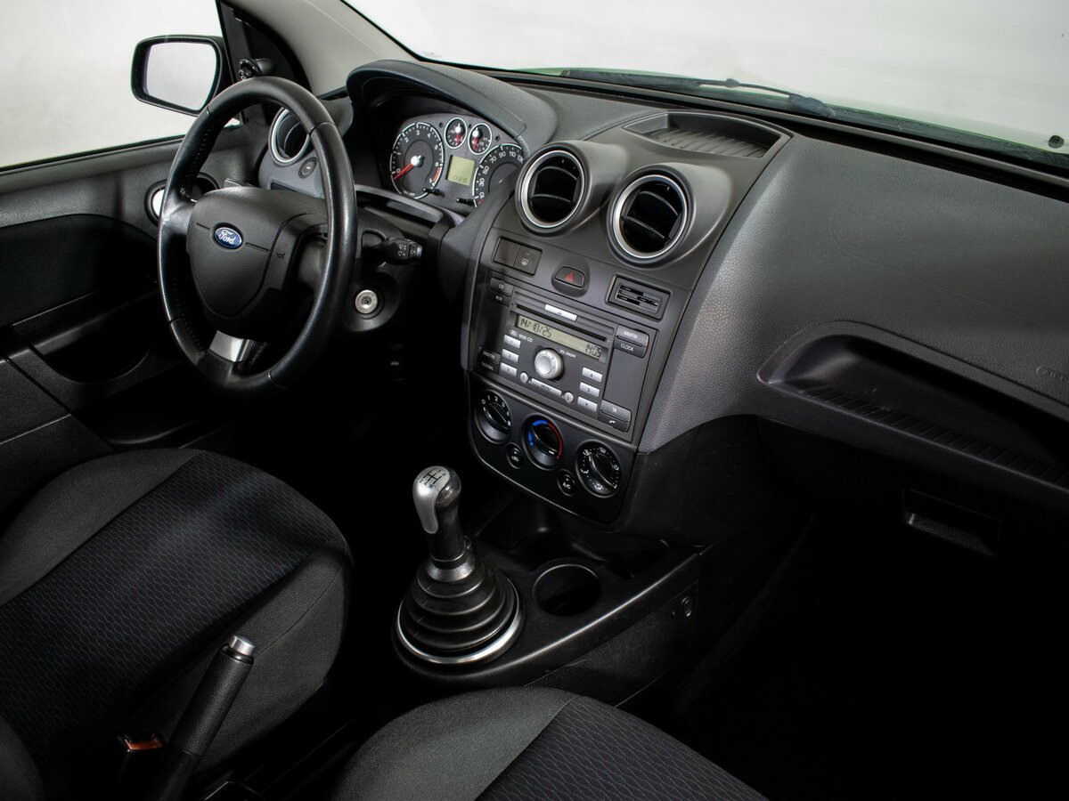 Купить Ford Fiesta с пробегом. Фото: #8