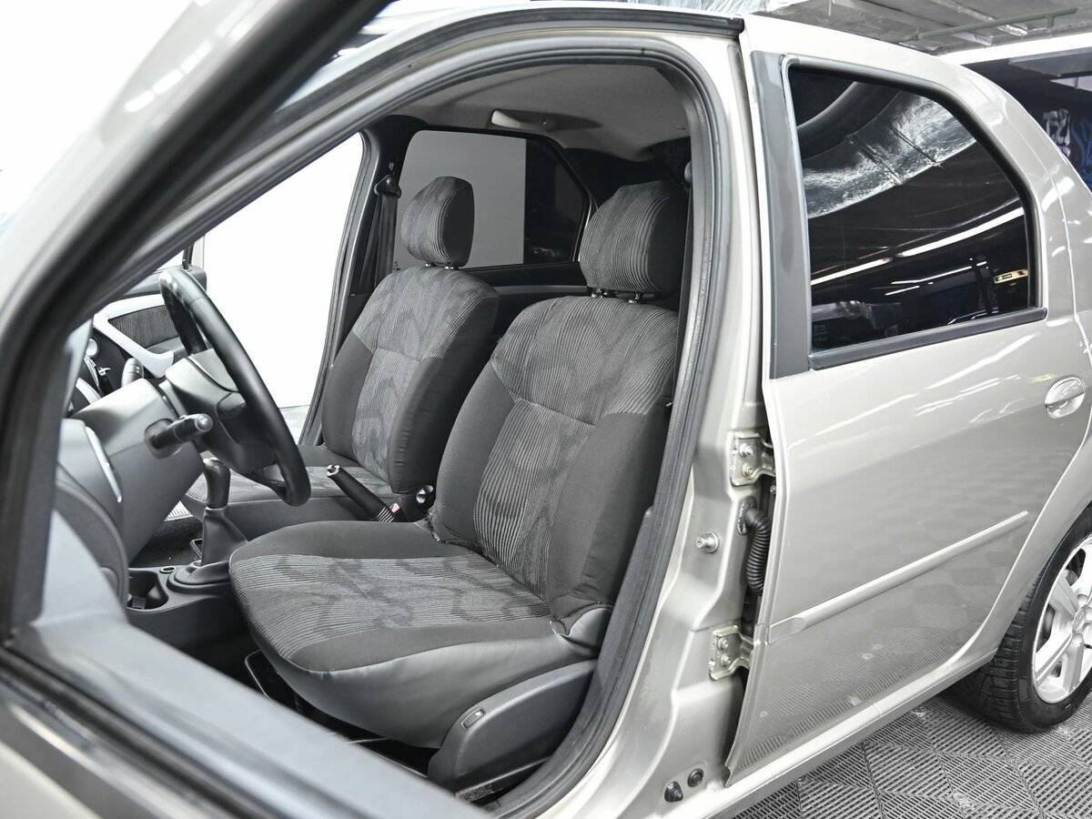 Купить Renault Logan с пробегом. Фото: #5