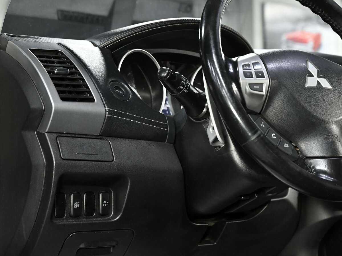 Купить Mitsubishi Outlander с пробегом. Фото: #5