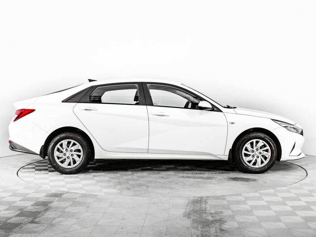 Купить Hyundai Elantra с пробегом. Фото: #3