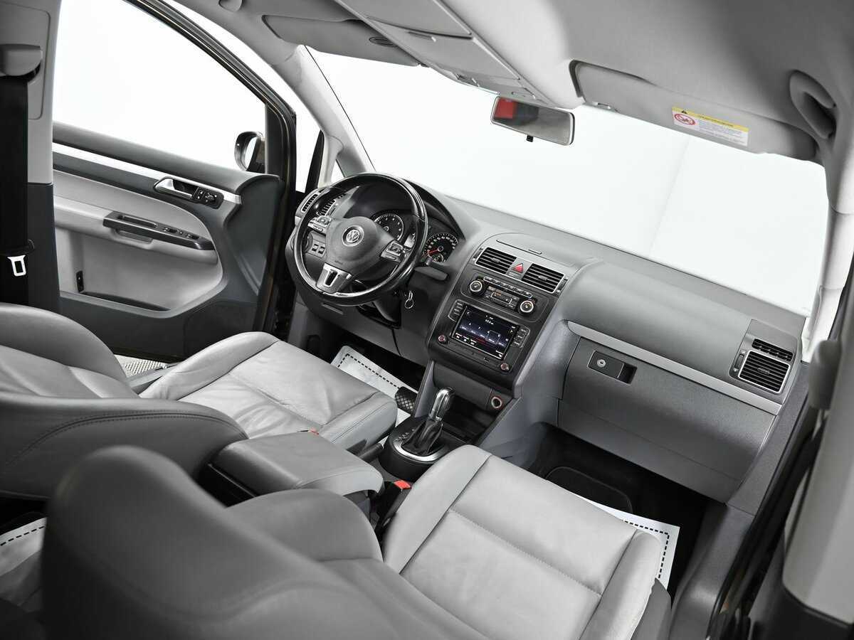 Купить Volkswagen Touran с пробегом. Фото: #7