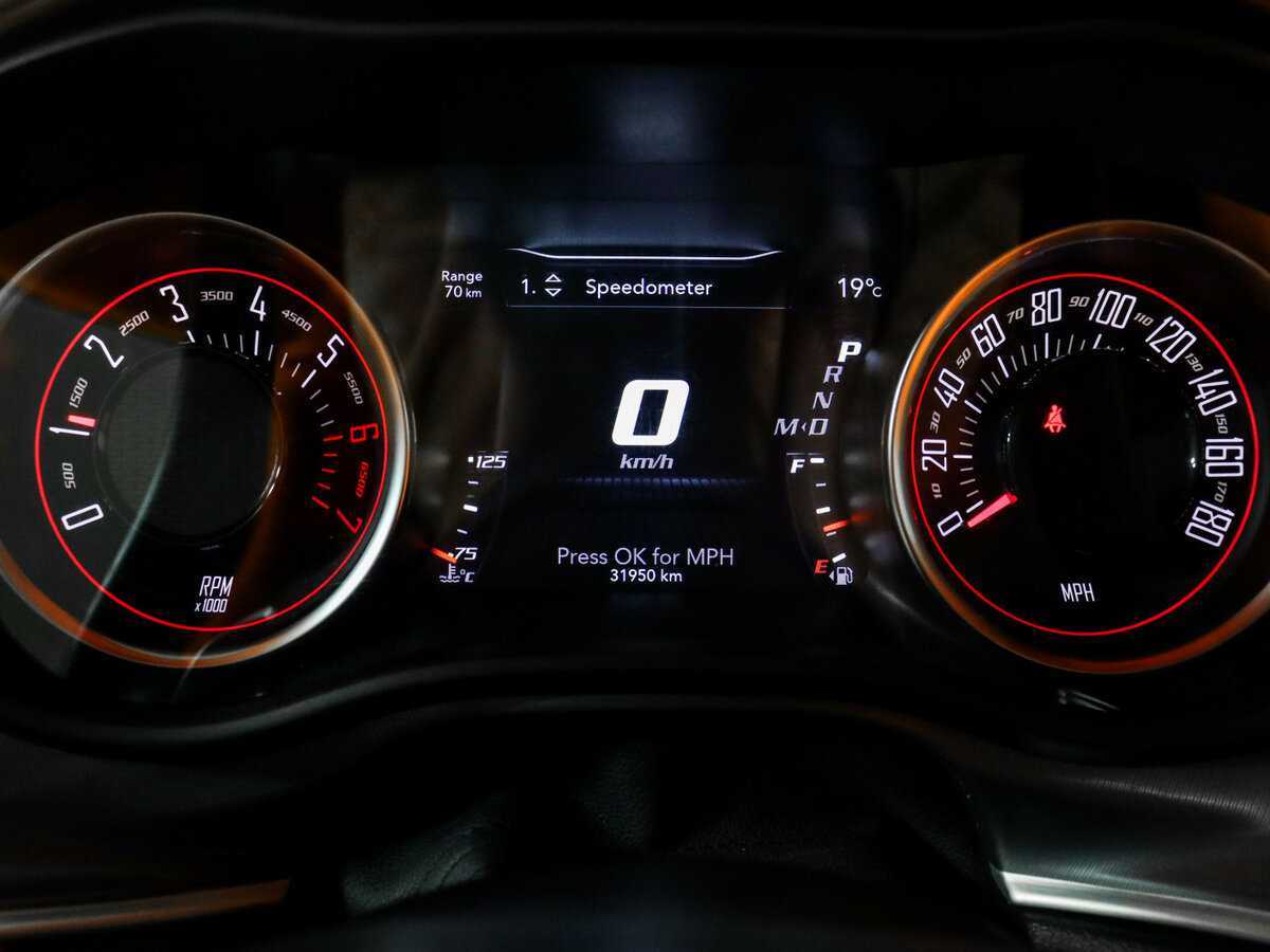 Купить Dodge Challenger с пробегом. Фото: #10