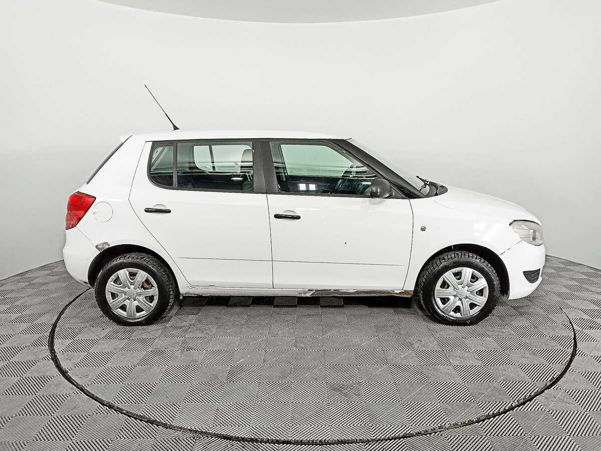 Купить Skoda Fabia с пробегом. Фото: #3