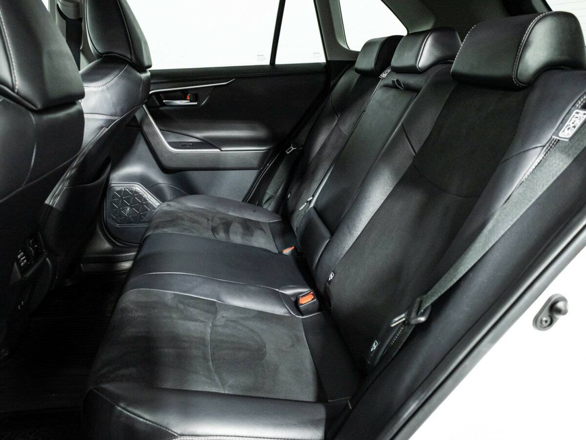 Купить Toyota RAV4 с пробегом. Фото: #9