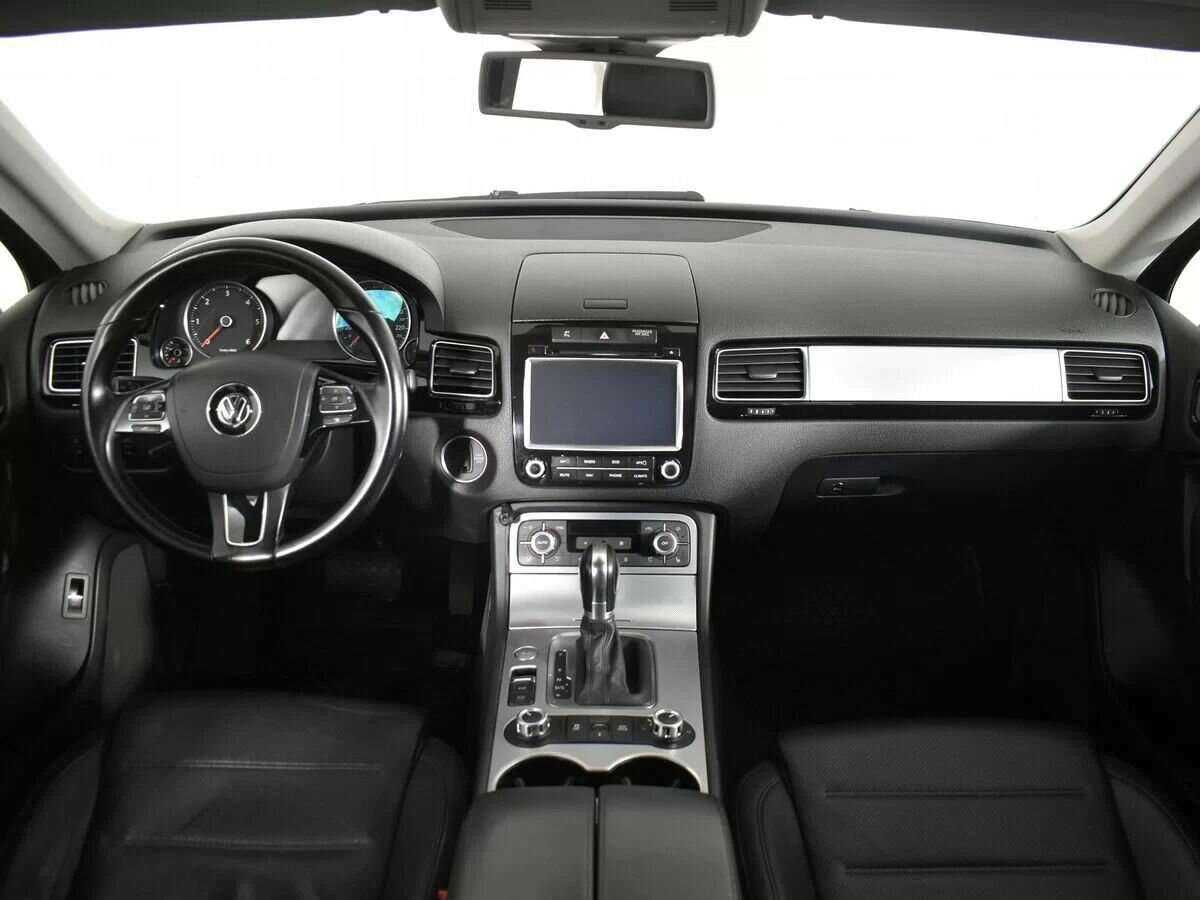 Купить Volkswagen Touareg с пробегом. Фото: #8