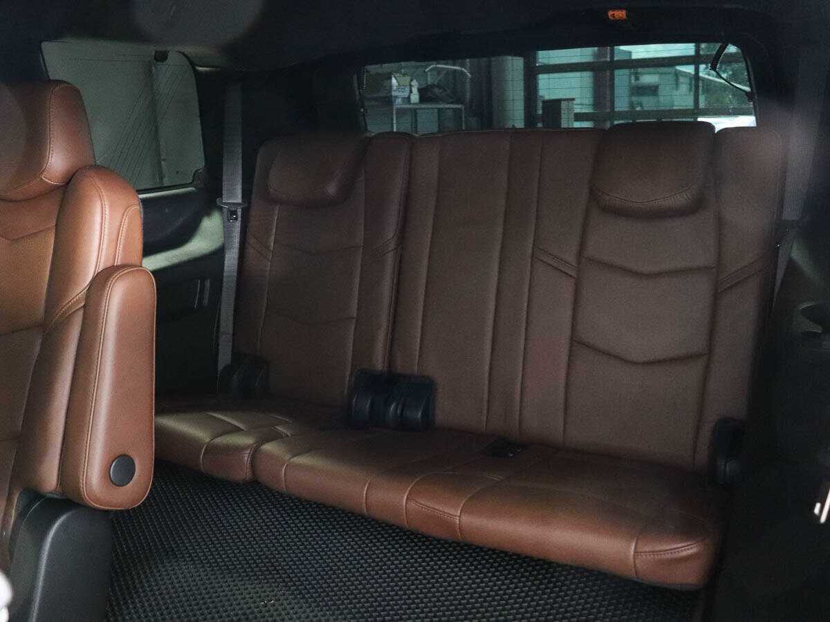 Купить Cadillac Escalade с пробегом. Фото: #12