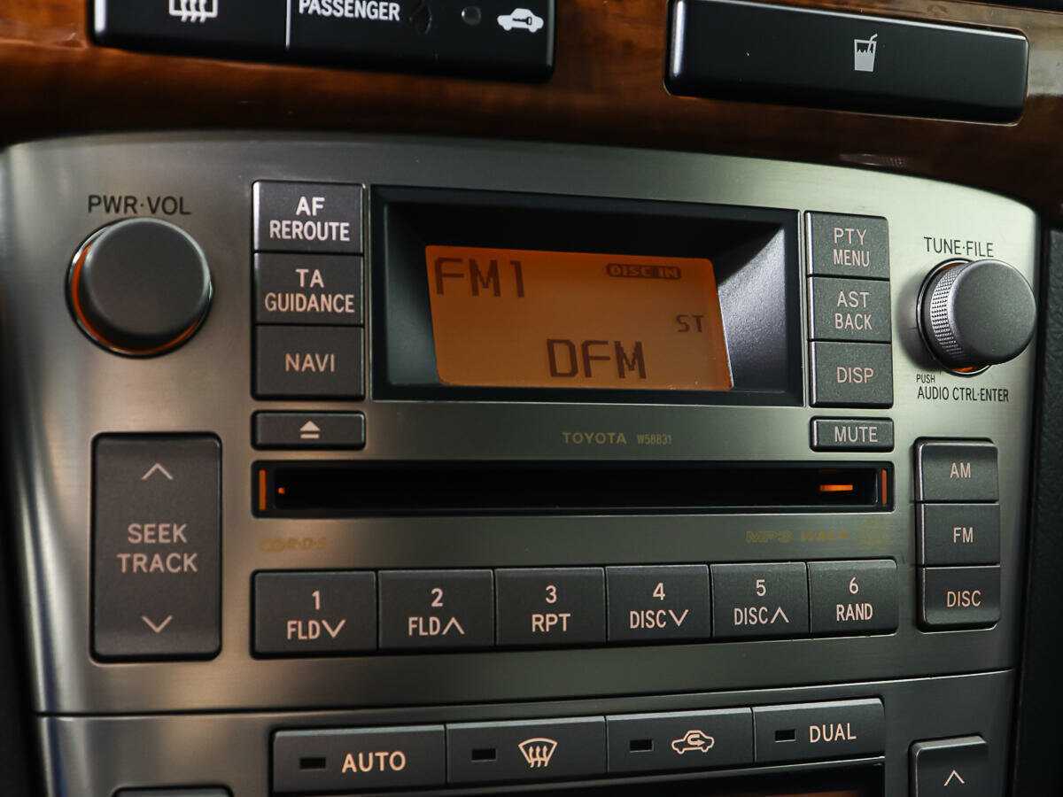 Купить Toyota Avensis с пробегом. Фото: #17