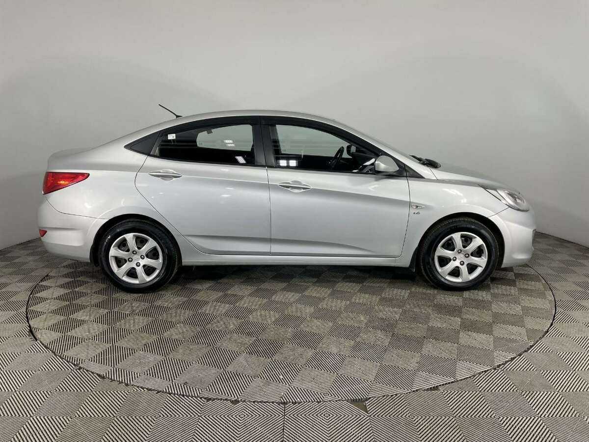 Купить Hyundai Solaris с пробегом. Фото: #3