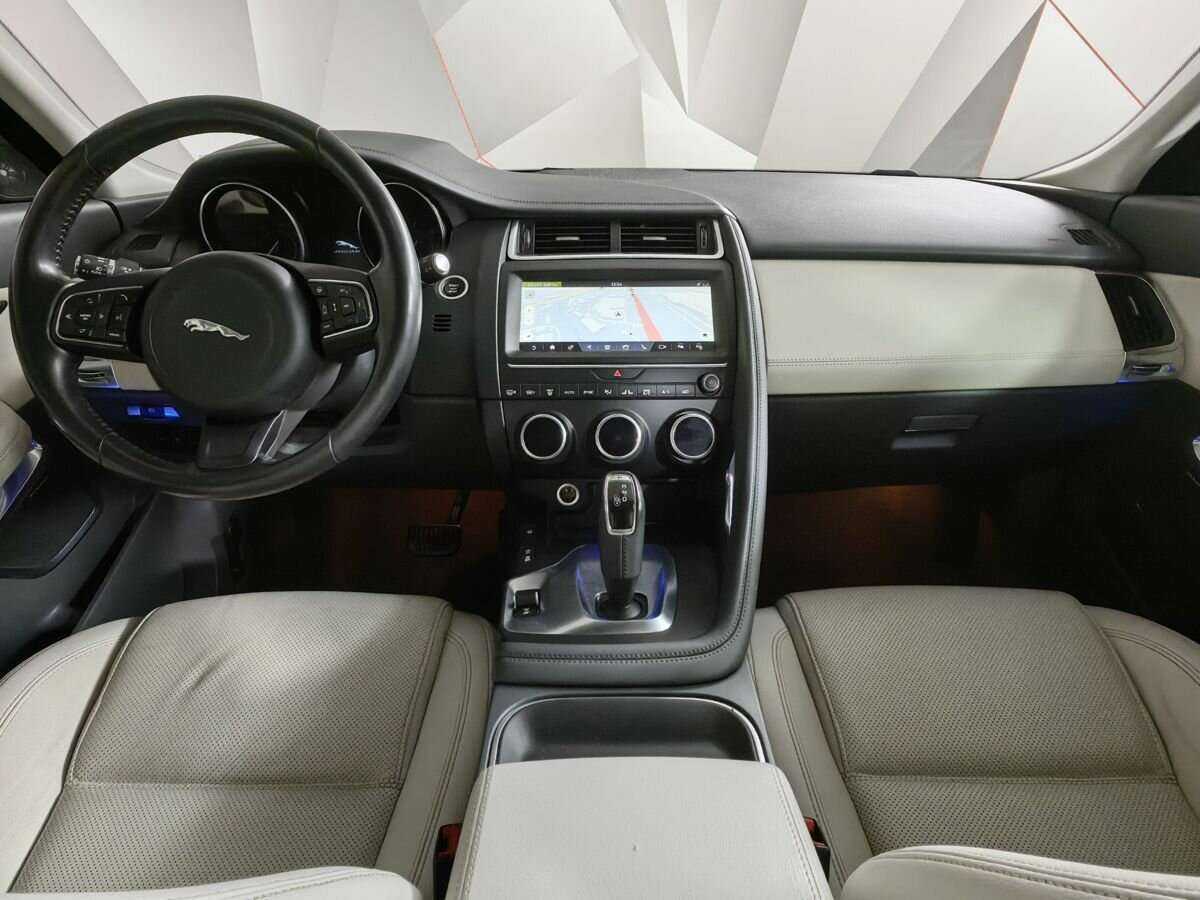 Купить Jaguar E-Pace с пробегом. Фото: #9