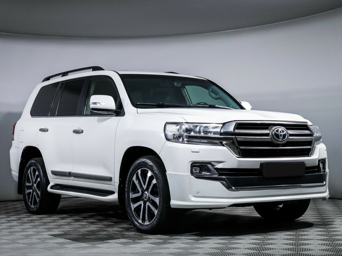 Купить Toyota Land Cruiser с пробегом. Фото: #2