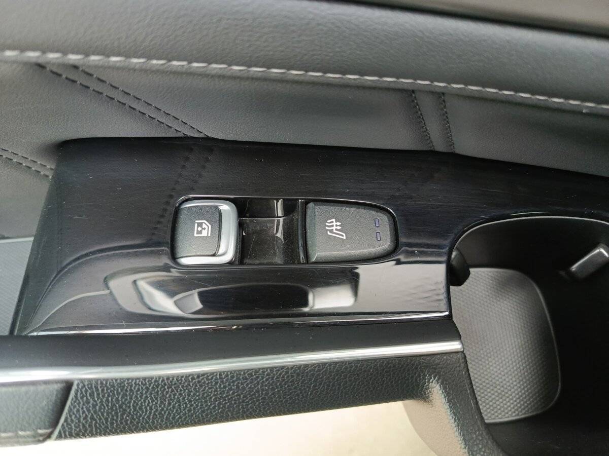 Купить Kia Sorento с пробегом. Фото: #23