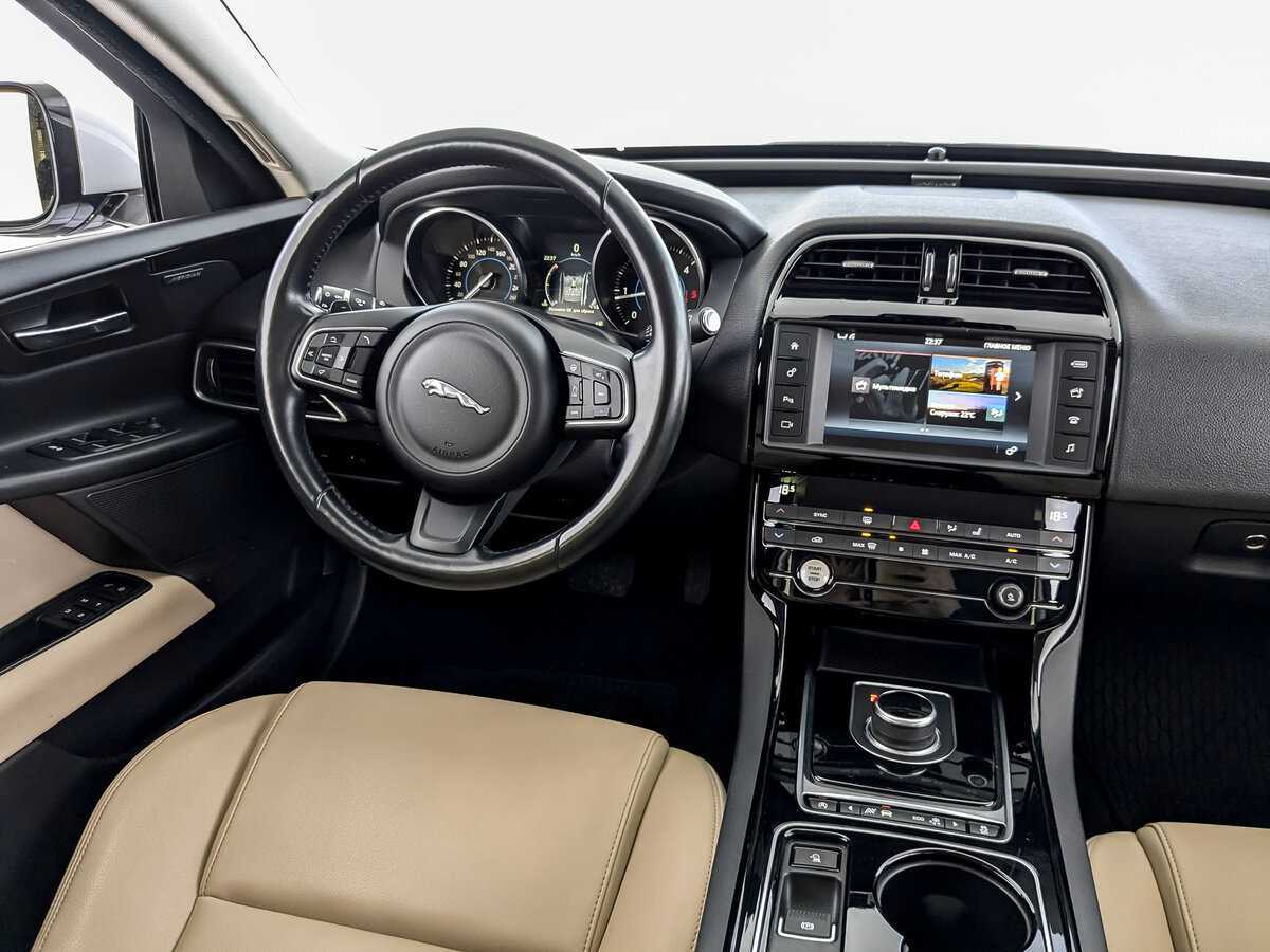 Купить Jaguar XE с пробегом. Фото: #29
