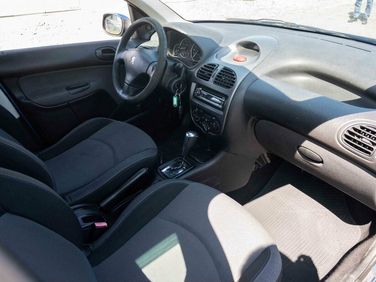 Купить Peugeot 206 с пробегом. Фото: #10