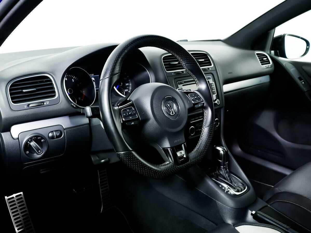 Купить Volkswagen Golf R с пробегом. Фото: #12