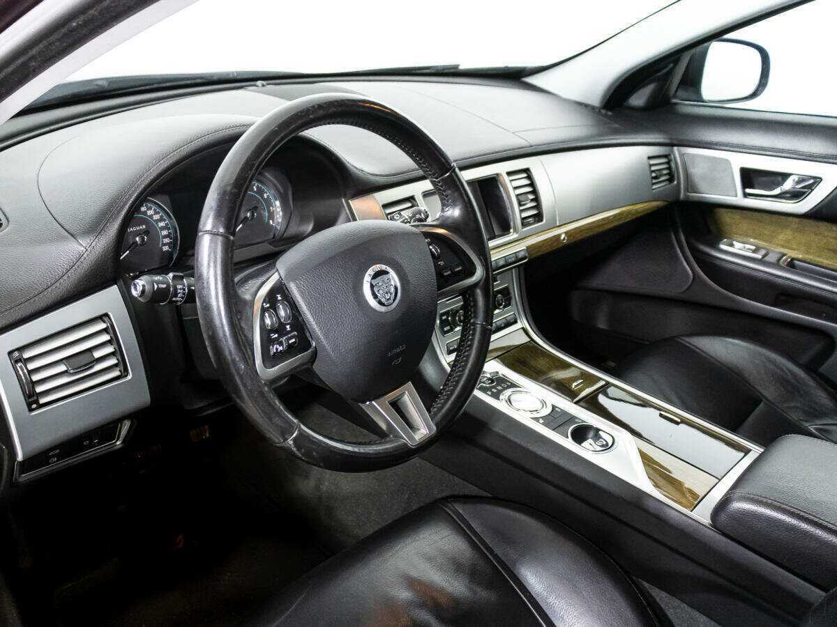 Купить Jaguar XF с пробегом. Фото: #10