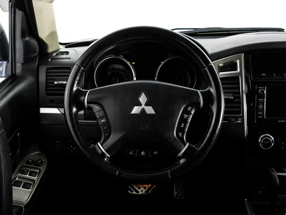 Купить Mitsubishi Pajero с пробегом. Фото: #9