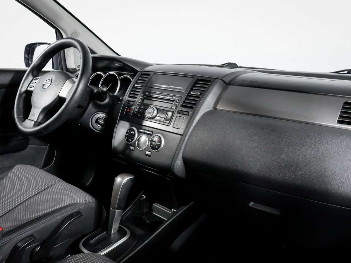 Купить Nissan Tiida с пробегом. Фото: #8