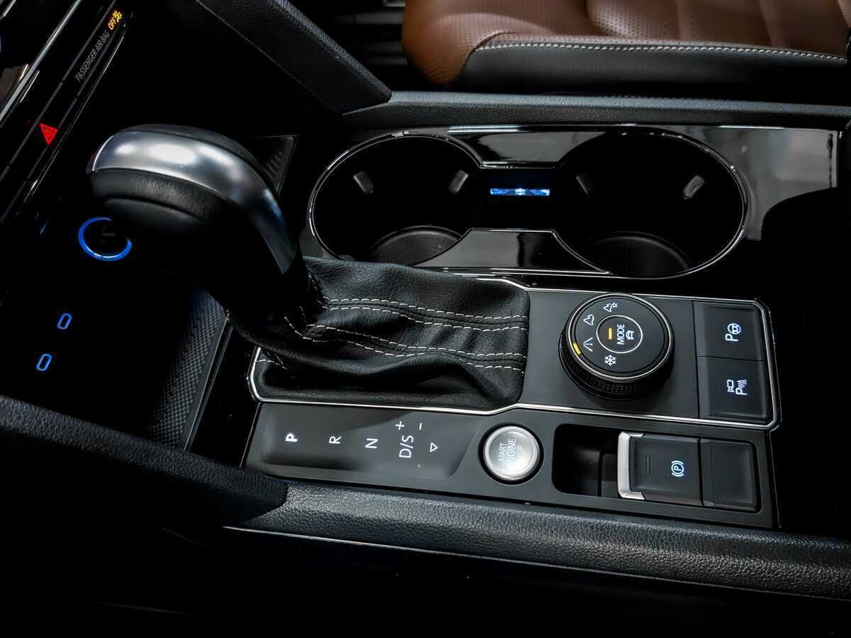 Купить Volkswagen Teramont с пробегом. Фото: #27