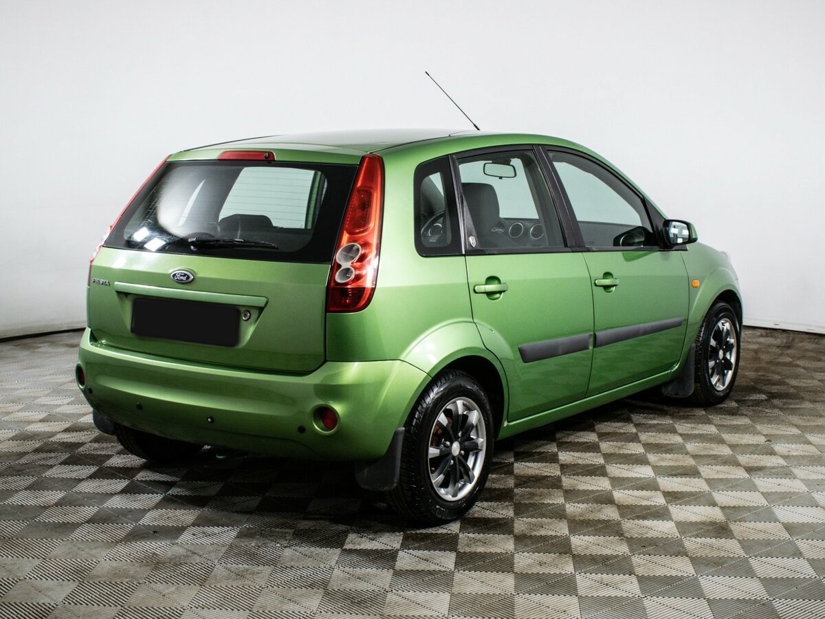 Купить Ford Fiesta с пробегом. Фото: #4