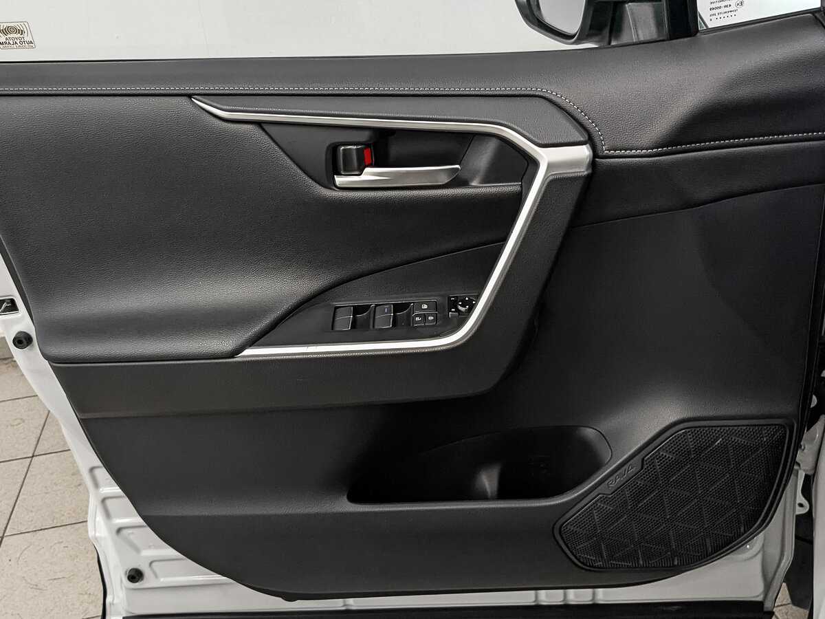 Купить Toyota RAV4 с пробегом. Фото: #18