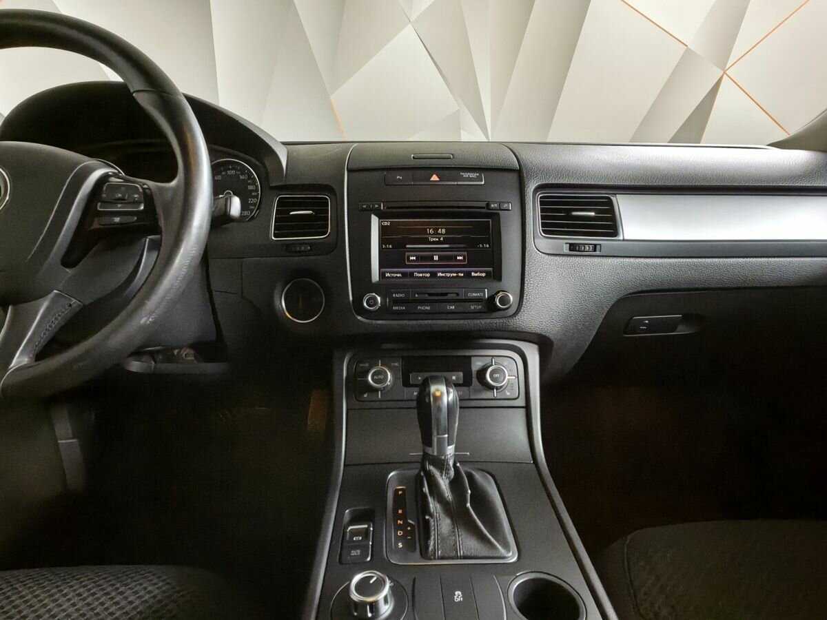 Купить Volkswagen Touareg с пробегом. Фото: #10