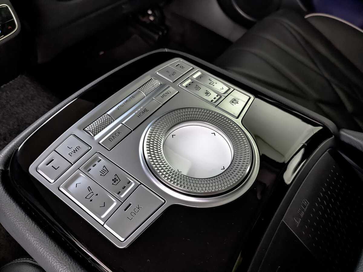 Купить Genesis G80 с пробегом. Фото: #24