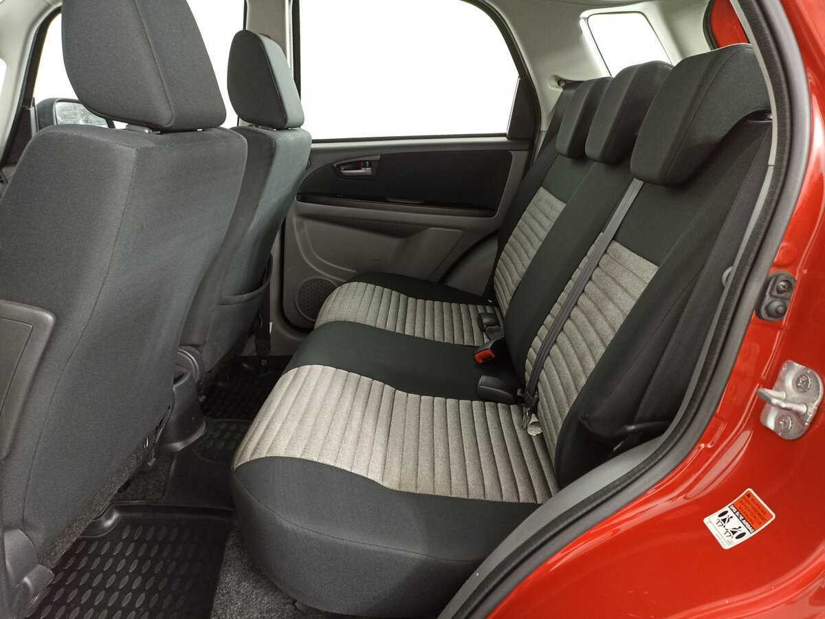 Купить Suzuki SX4 с пробегом. Фото: #11