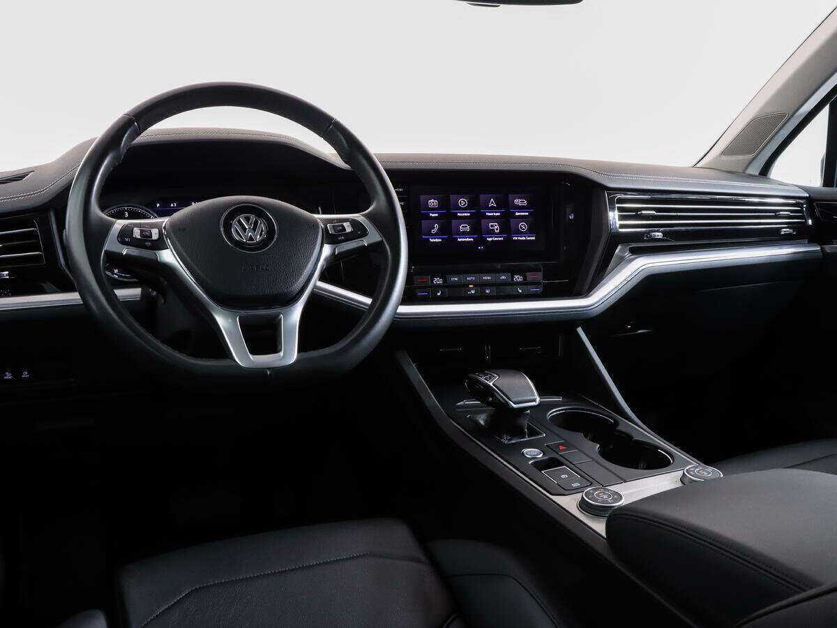 Купить Volkswagen Touareg с пробегом. Фото: #10
