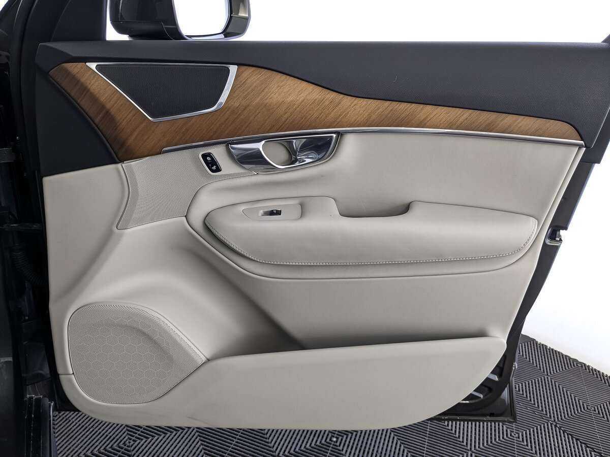 Купить Volvo XC90 с пробегом. Фото: #23