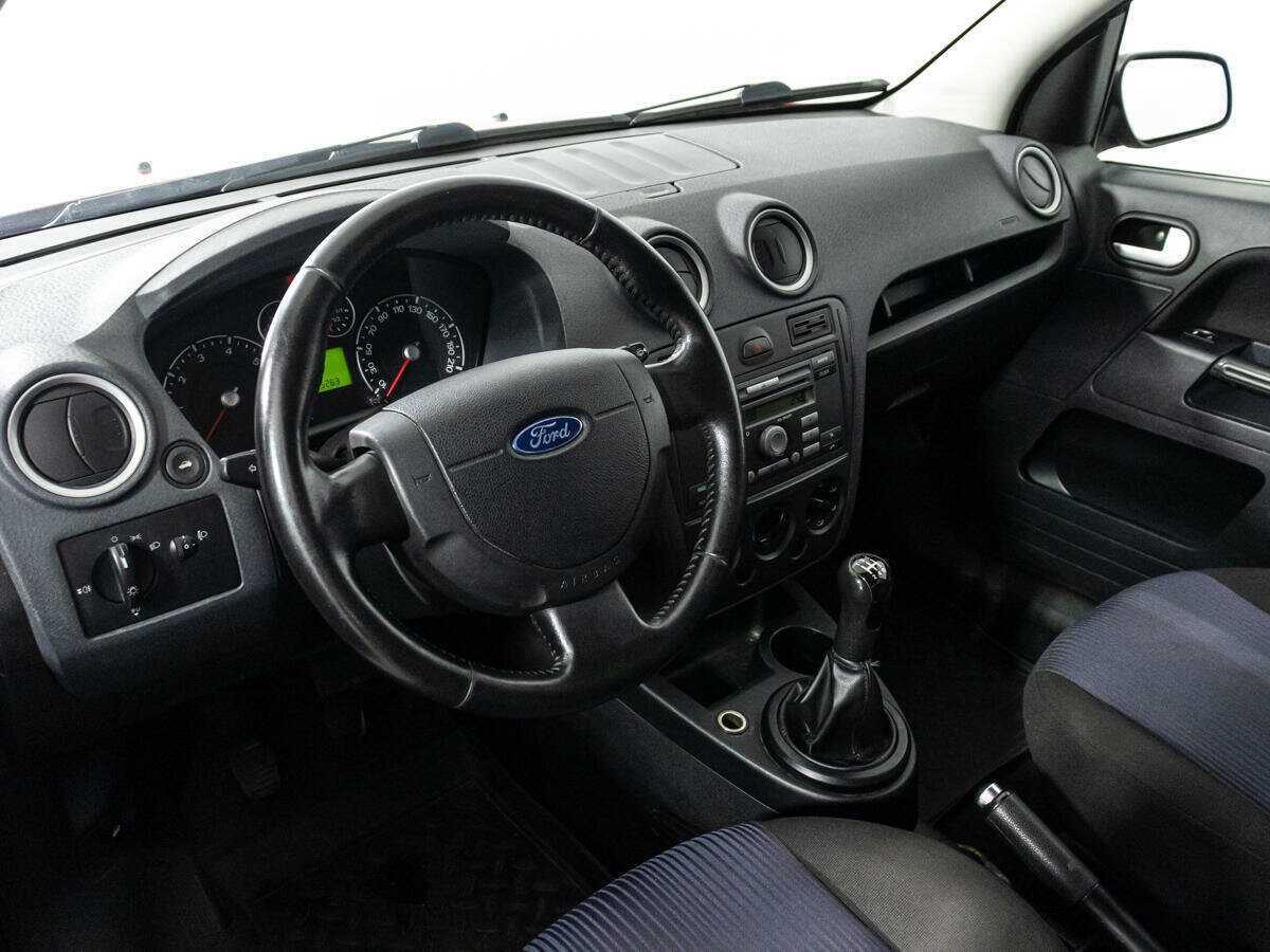 Купить Ford Fusion с пробегом. Фото: #10