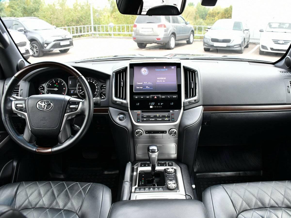 Купить Toyota Land Cruiser с пробегом. Фото: #10