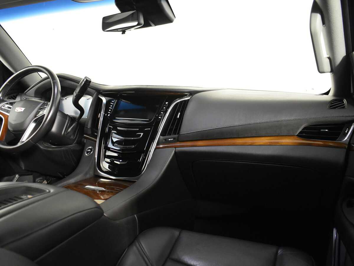 Купить Cadillac Escalade с пробегом. Фото: #16