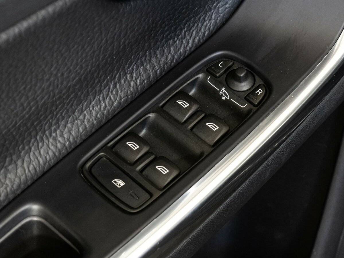 Купить Volvo S60 с пробегом. Фото: #15