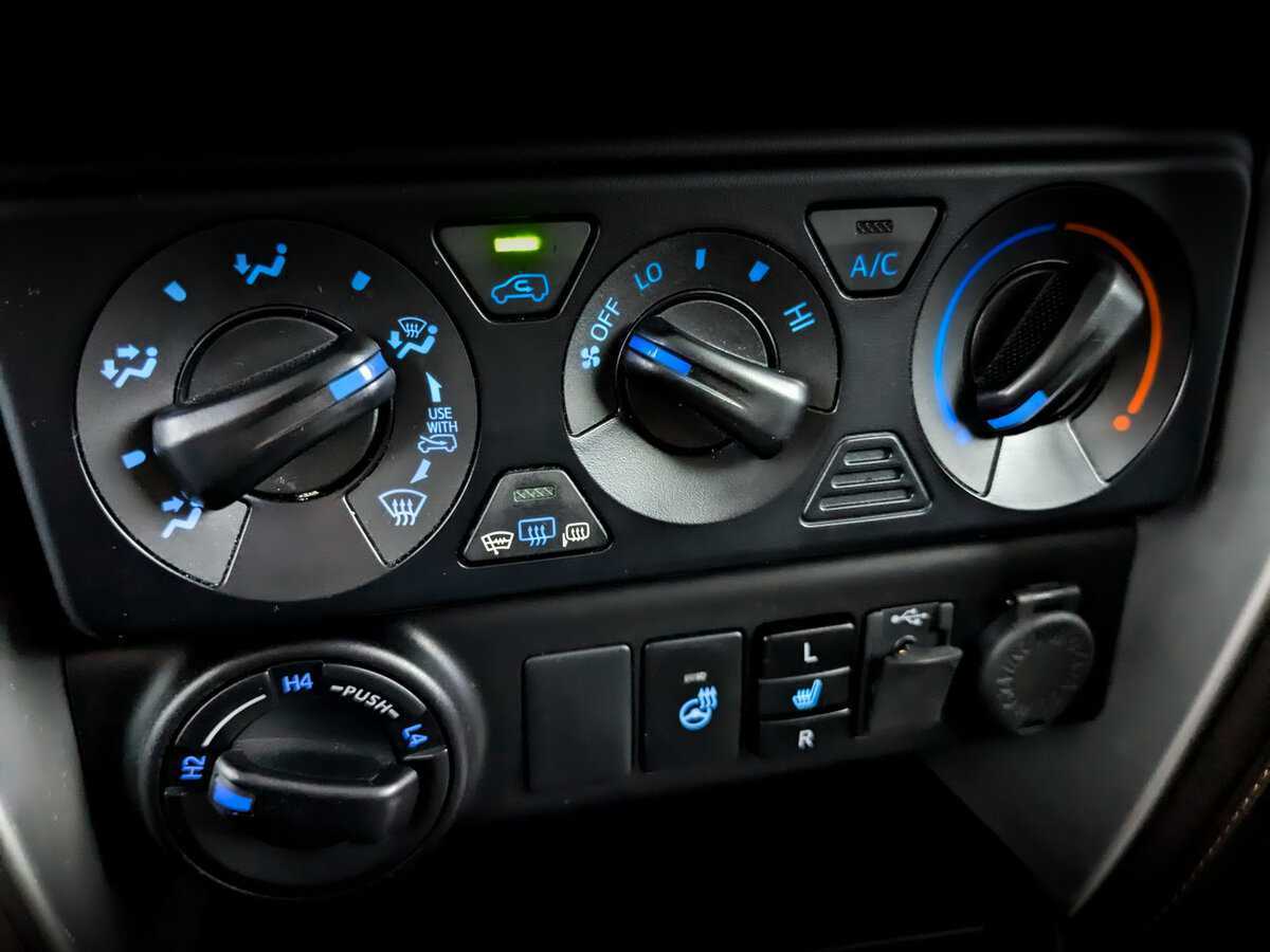 Купить Toyota Fortuner с пробегом. Фото: #21
